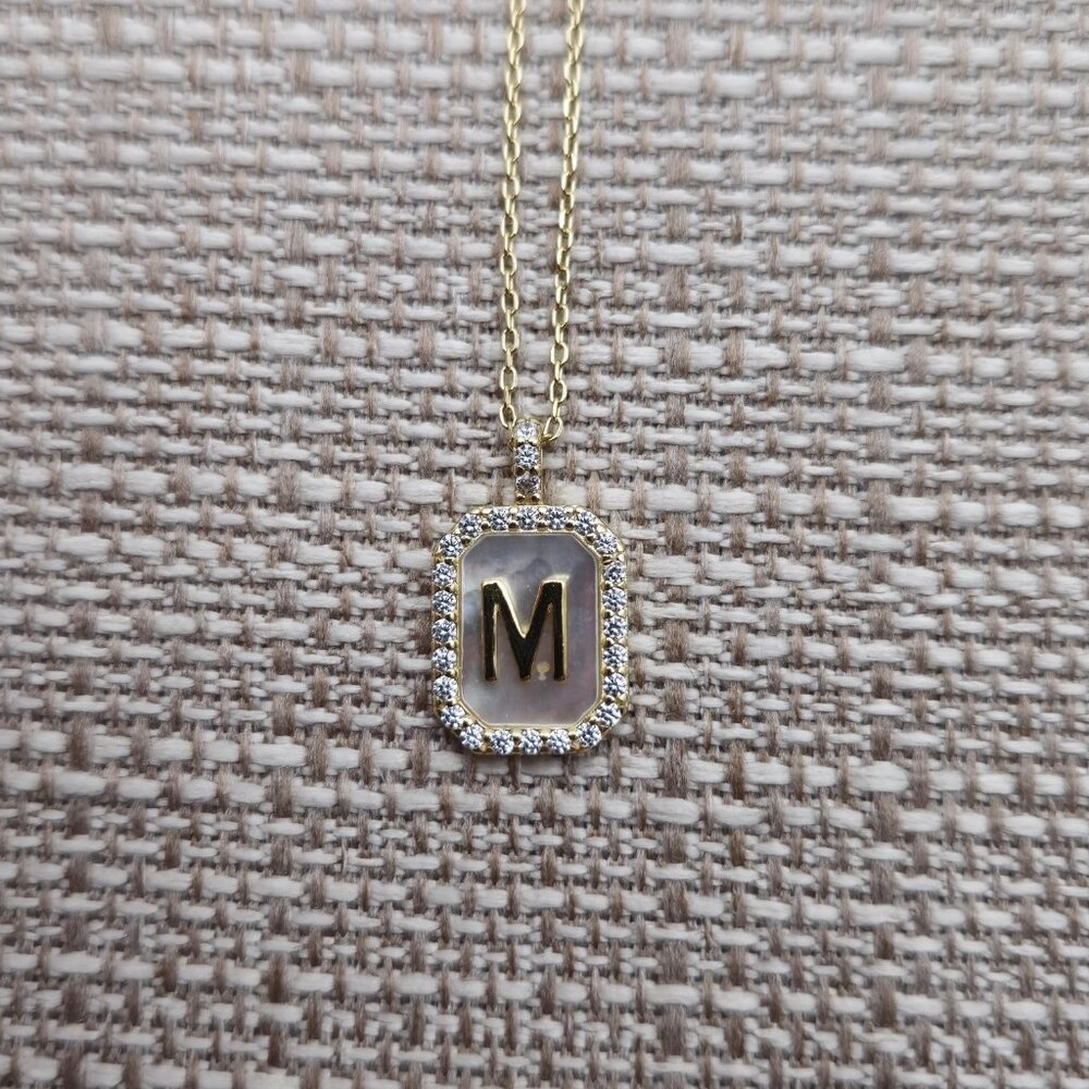 18 Inch Gold Over Sterling Silver Letter M Shell And CZ Necklace A2992 - Picture 4 of 7